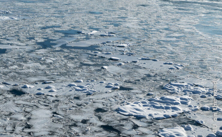Feature Eis auf dem Tagih River